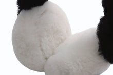 Load image into Gallery viewer, 極美品 CHANEL シャネル COCO NEIGE ココ ネージュ イヤーマフ AAB261 ココマーク ラムシアリング ホワイト ブラック 中古 4b012518