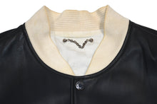 Load image into Gallery viewer, LOUIS VUITTON ルイヴィトン バーシティジャケット スタジャン RM101M MQLJ03K1T サイズ52 ラムスキン エンボスロゴ 美品 中古 4b012551