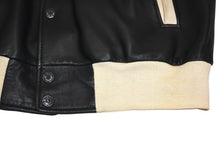 Load image into Gallery viewer, LOUIS VUITTON ルイヴィトン バーシティジャケット スタジャン RM101M MQLJ03K1T サイズ52 ラムスキン エンボスロゴ 美品 中古 4b012551