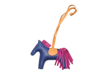 Load image into Gallery viewer, 極美品 HERMES エルメス ロデオPM チャーム A刻 ブルーサフィール ローズパープル ナチュラルサブレ アニョーミロ 2017年 中古 4b012558