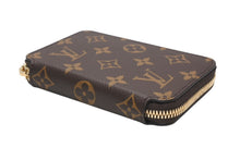 Load image into Gallery viewer, 新品未使用 LOUIS VUITTON ルイヴィトン x NIGO ニゴー 25SS Manicure Kit マニキュアキット GI1425 モノグラム ブラウン 中古 4b012568