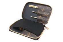 Load image into Gallery viewer, 新品未使用 LOUIS VUITTON ルイヴィトン x NIGO ニゴー 25SS Manicure Kit マニキュアキット GI1425 モノグラム ブラウン 中古 4b012568