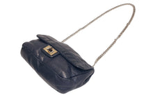 Load image into Gallery viewer, CHANEL シャネル 2.55 チェーンショルダーバッグ 12番台 ココマーク パンチングレザー ネイビー コンビ金具 金具 中古 4b012574