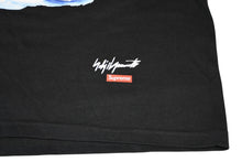 Load image into Gallery viewer, Supreme シュプリーム Yohji Yamamoto ヨウジヤマモト RN 101837 Paint Tee ペイントティー 22AW 美品 中古 4b012642