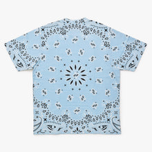 Load image into Gallery viewer, 新品同様品 Supreme シュプリーム バンダナ 総柄 Small Box Tee ブルー ブラック ホワイト コットン サイズM 中古 4b012644