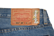 Load image into Gallery viewer, Denim Tears リーバイス×デニムティアーズ デニムパンツ 501 ブルー ホワイト コットン ポリエステル Ｗ34 Ｌ34 中古 良品 4b012679