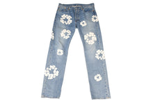 Load image into Gallery viewer, Denim Tears リーバイス×デニムティアーズ デニムパンツ 501 ブルー ホワイト コットン ポリエステル Ｗ34 Ｌ34 中古 良品 4b012679
