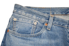 Load image into Gallery viewer, Denim Tears リーバイス×デニムティアーズ デニムパンツ 501 ブルー ホワイト コットン ポリエステル Ｗ34 Ｌ34 中古 良品 4b012679