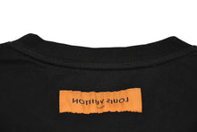 Load image into Gallery viewer, 極美品 LOUIS VUITTON ルイヴィトン 23AW 半袖Tシャツ RM241Q DT3 HNY55W サイズ4L エンボスロゴ ブラック 中古 4b012688