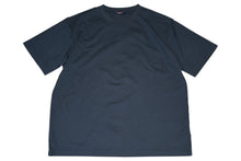 Load image into Gallery viewer, 極美品 LOUIS VUITTON ルイヴィトン エンボスロゴ インサイドアウト 半袖Tシャツ RM231Q DT3 HNY55W ネイビー サイズ4L 中古 4b012689