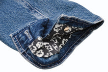 Load image into Gallery viewer, 極美品 CHANEL シャネル ノーカラー メンズ デニムジャケット P80314V72824 サイズ50 ココマーク ブルー G-DRAGON着用 カメリア ハート 中古 4b012738