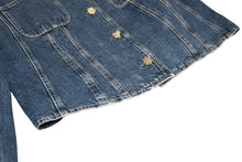 Load image into Gallery viewer, 極美品 CHANEL シャネル ノーカラー メンズ デニムジャケット P80314V72824 サイズ50 ココマーク ブルー G-DRAGON着用 カメリア ハート 中古 4b012738