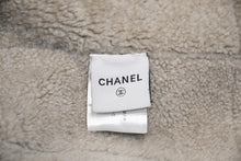 Load image into Gallery viewer, 極美品 CHANEL シャネル スポーツライン メンズ ムートンジャケット P33734W04172 サイズ50 ココマーク ブラック 中古 4b012756