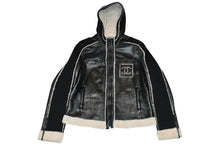 Load image into Gallery viewer, 極美品 CHANEL シャネル スポーツライン メンズ ムートンジャケット P33734W04172 サイズ50 ココマーク ブラック 中古 4b012756