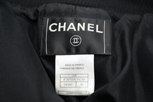 Load image into Gallery viewer, 極美品 CHANEL シャネル メンズ ナポレオンジャケット P28758V18249 サイズ48 ココマーク ブラック シルバー コットン 中古 4b012777