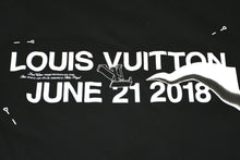 Load image into Gallery viewer, 新品未使用 LOUIS VUITTON ルイヴィトン STAFF スタッフ 半袖Tシャツ サイズS 会場限定 Virgil Abloh ヴァージルアブロー ブラック 中古 4b012780