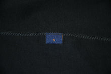 Load image into Gallery viewer, 新品未使用 LOUIS VUITTON ルイヴィトン STAFF スタッフ 半袖Tシャツ サイズS 会場限定 Virgil Abloh ヴァージルアブロー ブラック 中古 4b012780