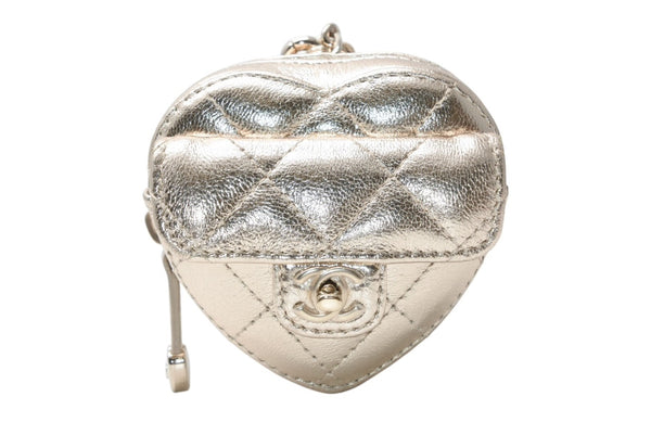 新品未使用 CHANEL シャネル 25AW ハートバッグチャーム AP4838 ランダム番台 ココマーク マトラッセ ラムスキン ゴールド 中古 4b012785