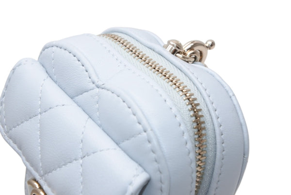 新品未使用 CHANEL シャネル 25AW ハートバッグチャーム AP4838 ランダム番台 ココマーク マトラッセ ラムスキン ライトブルー 中古 4b012786