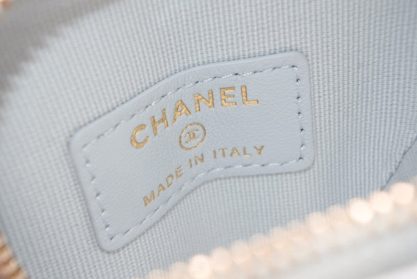 新品未使用 CHANEL シャネル 25AW ハートバッグチャーム AP4838 ランダム番台 ココマーク マトラッセ ラムスキン ライトブルー 中古 4b012786