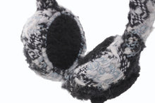 Load image into Gallery viewer, 新品同様 CHANEL シャネル COCO NEIGE ココ ネージュ イヤーマフ ココマーク ツイード シアリング マルチカラー 中古 4b012789