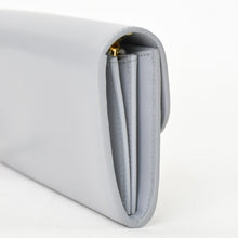Load image into Gallery viewer, 新品未使用品 CELINE セリーヌ トリオンフ ラージウォレット 10E313DPV グレー シャイニングカーフスキン ゴールド金具 中古 4b012851