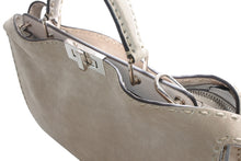 Load image into Gallery viewer, 極美品 FENDI フェンディ Peekaboo ISeeU ピーカブー アイシーユー ミディアム ハンドバッグ 7VA529 グレージュ スウェード 中古 4b012863