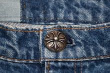 Load image into Gallery viewer, CHROME HEARTS クロムハーツ × GALLERY DEPT. ギャラリーデプト セメタリークロスパッチデニム サイズ34 ドッキング 20パッチ 美品 中古 4b012920