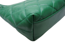 Load image into Gallery viewer, 極美品 CHANEL シャネル スモール ホーボーバッグ ワンショルダーバッグ AS4922 ランダム番台 ココマーク シャイニーラムスキン 中古 4b012924