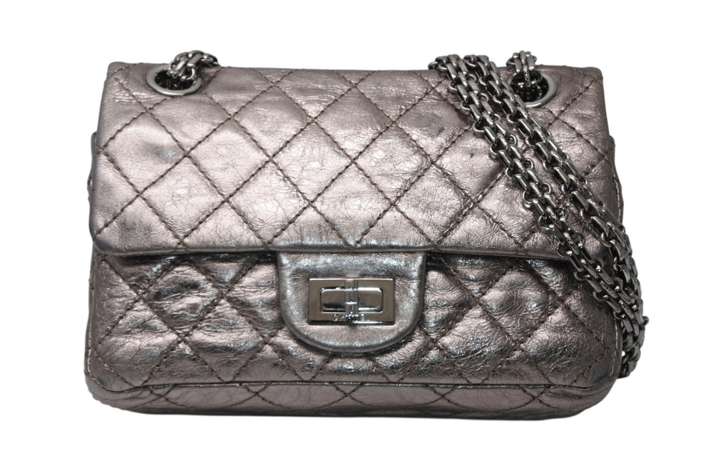 極美品 CHANEL シャネル 2.55 マトラッセ20 Wフラップ Wチェーンショルダーバッグ 11番台 ココマーク エイジドカーフ シルバー 中古 4b012925