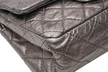 Load image into Gallery viewer, 極美品 CHANEL シャネル 2.55 マトラッセ20 Wフラップ Wチェーンショルダーバッグ 11番台 ココマーク エイジドカーフ シルバー 中古 4b012925