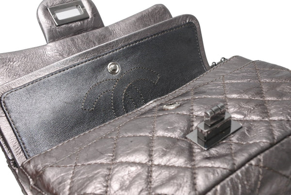 極美品 CHANEL シャネル 2.55 マトラッセ20 Wフラップ Wチェーンショルダーバッグ 11番台 ココマーク エイジドカーフ シルバー 中古 4b012925