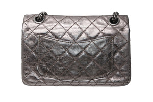 極美品 CHANEL シャネル 2.55 マトラッセ20 Wフラップ Wチェーンショルダーバッグ 11番台 ココマーク エイジドカーフ シルバー 中古 4b012925
