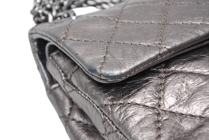極美品 CHANEL シャネル 2.55 マトラッセ20 Wフラップ Wチェーンショルダーバッグ 11番台 ココマーク エイジドカーフ シルバー 中古 4b012925