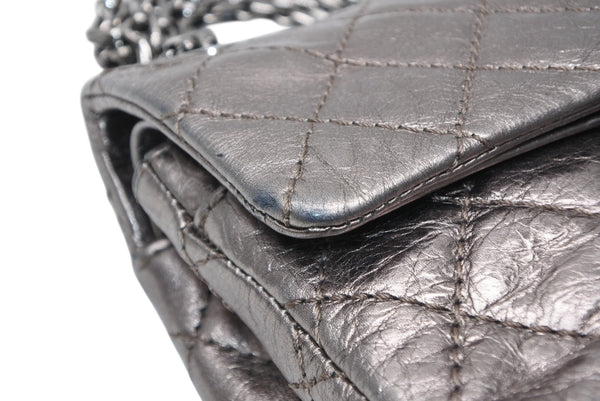 極美品 CHANEL シャネル 2.55 マトラッセ20 Wフラップ Wチェーンショルダーバッグ 11番台 ココマーク エイジドカーフ シルバー 中古 4b012925