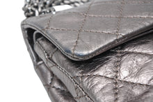 Load image into Gallery viewer, 極美品 CHANEL シャネル 2.55 マトラッセ20 Wフラップ Wチェーンショルダーバッグ 11番台 ココマーク エイジドカーフ シルバー 中古 4b012925