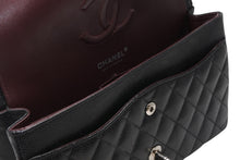 Load image into Gallery viewer, 新品未使用 CHANEL シャネル マトラッセ25 Wフラップ Wチェーンショルダーバッグ 30番台 ココマーク キャビアスキン シルバー金具 中古 4b012926