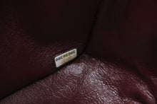 Load image into Gallery viewer, 新品未使用 CHANEL シャネル マトラッセ25 Wフラップ Wチェーンショルダーバッグ 30番台 ココマーク キャビアスキン シルバー金具 中古 4b012926