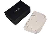 Load image into Gallery viewer, 新品未使用 CHANEL シャネル マトラッセ25 Wフラップ Wチェーンショルダーバッグ 30番台 ココマーク キャビアスキン シルバー金具 中古 4b012926