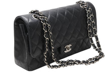 Load image into Gallery viewer, 新品未使用 CHANEL シャネル マトラッセ25 Wフラップ Wチェーンショルダーバッグ 30番台 ココマーク キャビアスキン シルバー金具 中古 4b012926