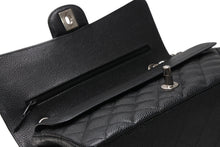 Load image into Gallery viewer, 新品未使用 CHANEL シャネル マトラッセ25 Wフラップ Wチェーンショルダーバッグ 30番台 ココマーク キャビアスキン シルバー金具 中古 4b012926