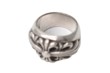 Load image into Gallery viewer, CHROME HEARTS クロムハーツ FLORAL CROSS フローラルクロス リング 指輪 重量約15.4g サイズ9号 スターリングシルバー 美品 中古 4b012951