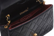 Load image into Gallery viewer, CHANEL シャネル フルフラップ ミニマトラッセ19 Sチェーンショルダーバッグ 1番台 ラムスキン ココマーク ブラック 美品 中古 4b012955