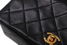 Load image into Gallery viewer, CHANEL シャネル フルフラップ ミニマトラッセ19 Sチェーンショルダーバッグ 1番台 ラムスキン ココマーク ブラック 美品 中古 4b012955