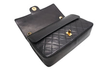 Load image into Gallery viewer, CHANEL シャネル マトラッセ25 Wフラップ Wチェーンショルダーバッグ 0番台 ココマーク ラムスキン ブラック 美品 中古 4b012956