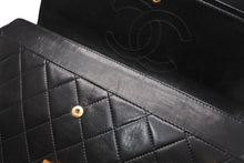 Load image into Gallery viewer, CHANEL シャネル マトラッセ25 Wフラップ Wチェーンショルダーバッグ 0番台 ココマーク ラムスキン ブラック 美品 中古 4b012956