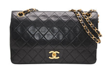 Load image into Gallery viewer, CHANEL シャネル マトラッセ25 Wフラップ Wチェーンショルダーバッグ 0番台 ココマーク ラムスキン ブラック 美品 中古 4b012956