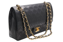 Load image into Gallery viewer, CHANEL シャネル マトラッセ25 Wフラップ Wチェーンショルダーバッグ 0番台 ココマーク ラムスキン ブラック 美品 中古 4b012956