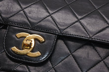 Load image into Gallery viewer, CHANEL シャネル マトラッセ25 Wフラップ Wチェーンショルダーバッグ 0番台 ココマーク ラムスキン ブラック 美品 中古 4b012956