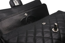 Load image into Gallery viewer, 極美品 CHANEL シャネル マトラッセ25 Wフラップ Wチェーンショルダーバッグ 13番台 ココマーク キャビアスキン ブラック 中古 4b012957